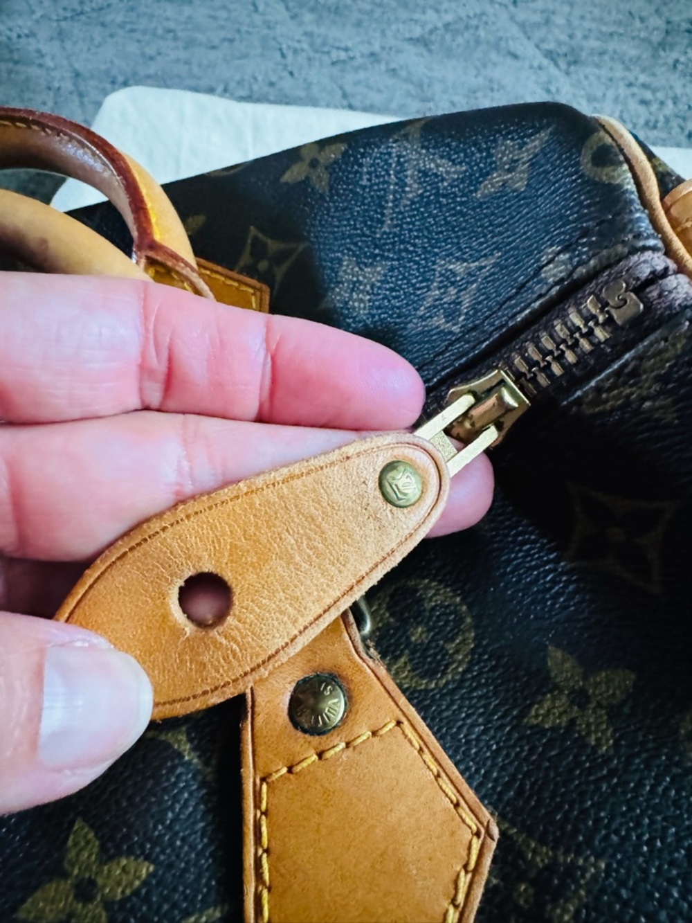 Vintage Louis Vuitton Speedy 25 Monogram – Authentic 1988 - Picture 8 of 17